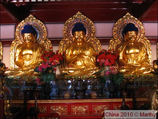Kunming - Boeddha's met blauwe haren Huating Si tempel